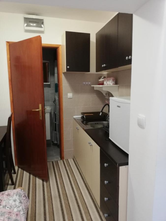 Studio Apartman Small Lili Popovaca Exteriér fotografie